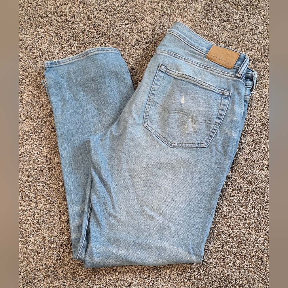 AMERICAN EAGLE Mens Airflex Relaxed Lightwash Jean- Size 32/32
